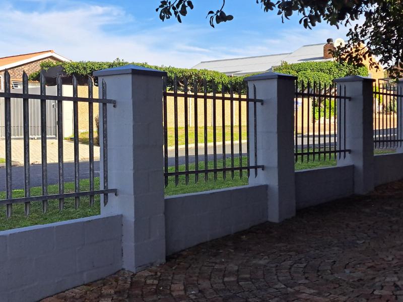 6 Bedroom Property for Sale in Kleinbaai Western Cape